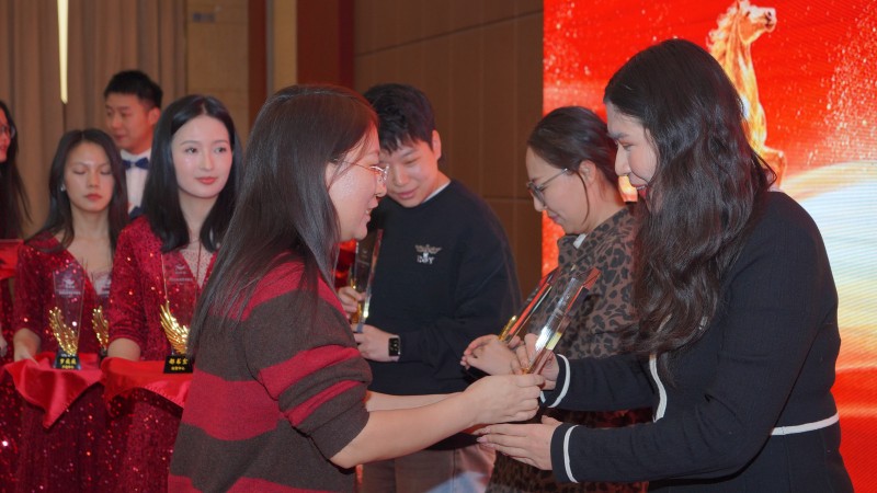 保研录2026年年会盛典:同心同行·马到功成