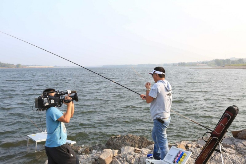 从央视特约钓手到行业清流:崔秉亮用他的独创钓法,定义钓鱼人的“真功夫”